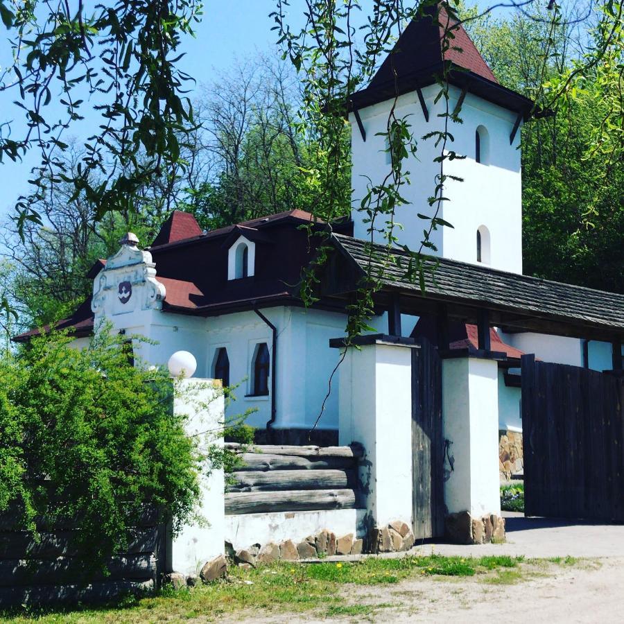 Готельний Комплекс Трапезна Subbotiv Esterno foto